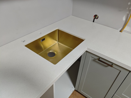 Столешница из кварца Avarus R122