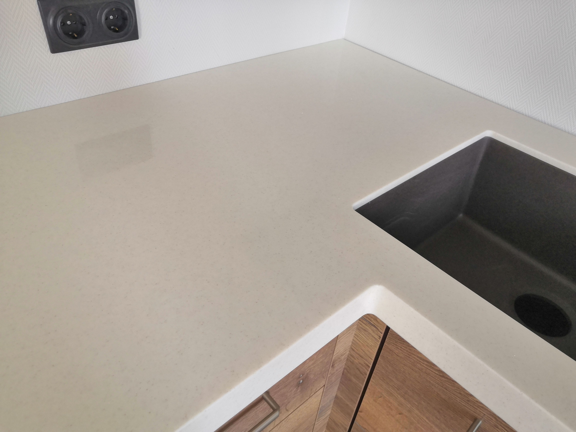 Sanded Cream SM421