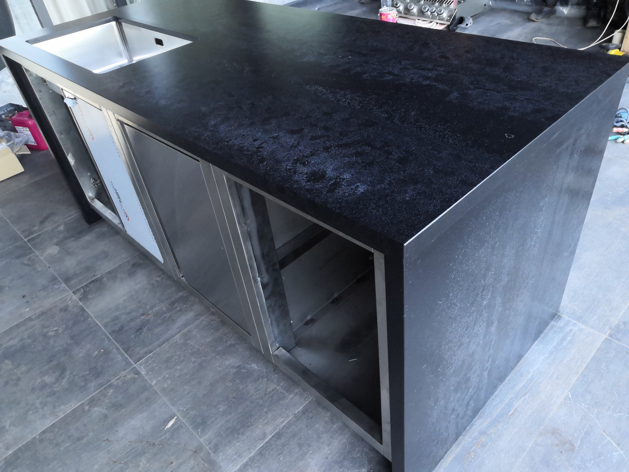 5810 Black Tempal